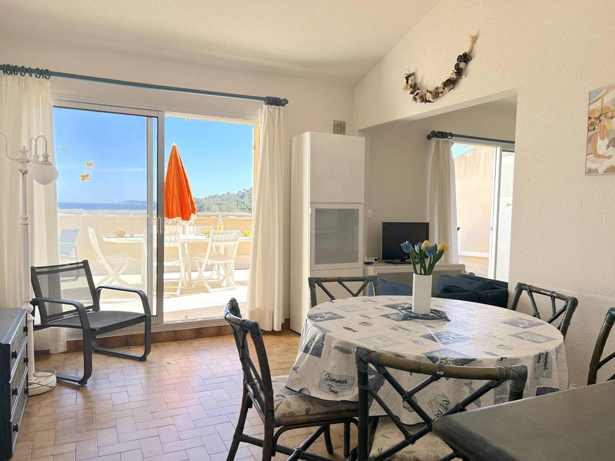 Appartement 3 Pieces 6 Pers Avec Terrasse, Clim, Piscine Privee, Parking - Fr-1-251-81 Le Lavandou Exterior photo